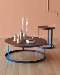 The maciste table has a distinctive modern design and flexibility of use thanks to the numerous finishes available and the internal gas lift, giving it the ability to rise from coffee table to dining table height or from dining table to bar table height. Coffree Table Zero Miniforms