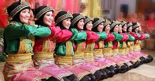 Maybe you would like to learn more about one of these? Sejarah Tari Bungong Jeumpa Lirik Dan Teknik Gerakannya