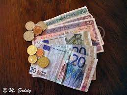 Euros are the currency of the republic of ireland, northern ireland use the british pound. Ireland Top 10 Money Tips Irelandyes Ireland Dream Trip Blog