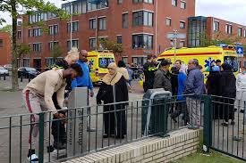 Bij een schietpartij in den haag is een dode gevallen. Zwaargewonde Bij Schietpartij Ledeganckplein Den Haag District8 Net