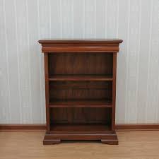 Each upper section has a carved arch at the top and each section is divided by a beaded trim panel and large curved and scalloped carvings at the top. Sleigh Style Solid Mahogany Bookcase With Two Adjustable Shelves Bcs026 425 00 Picclick Uk