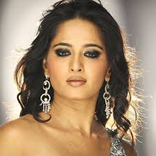 This particular look of queen devsena. Anushka Shetty