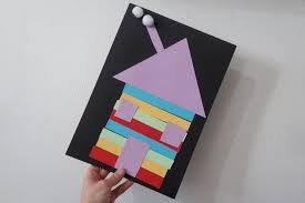 Motricite Fine Et Formes Geometriques Une Maison Coloree En Collage Formes Geometriques Feuille De Couleur Formes Et Couleurs