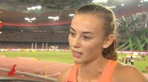 Dutch athlete who came to prominence after winning the bronze in the heptathlon and 100 meter hurdles at the 2014 world junior championships. Wch 2015 Beijing Nadine Visser Ned Heptathlon 200 Metres Heat 4 Youtube