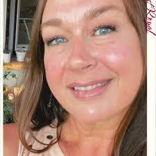 Naomi Alberstein's Instagram, Twitter & Facebook