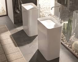 Naturstein waschbecken badezimmer waschtische waschbecken armaturen waschtisch selber bauen bad waschtisch wc im erdgeschoss wc mit dusche duravit quartos. Skulpturaler Waschtisch Aus Stahlemail Bad Und Sanitar News Produkte Baunetz Wissen