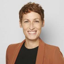 Julia Hilbert's Instagram, Twitter & Facebook