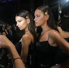 In emily ratajkowski without makeup uses a variety of techniques. Fashion Emily Ratajkowski And Makeup Image 6677152 On Favim Com