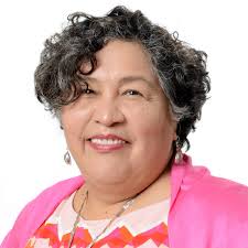 Sylvia Puente's Instagram, Twitter & Facebook