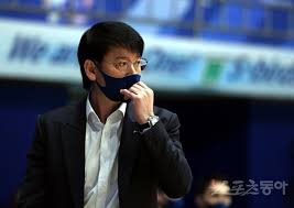 롯데는 두산과 팽팽한 투수전을 펼쳤다. P9ozyzk74wlpim