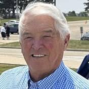 Clifford Teets's Instagram, Twitter & Facebook