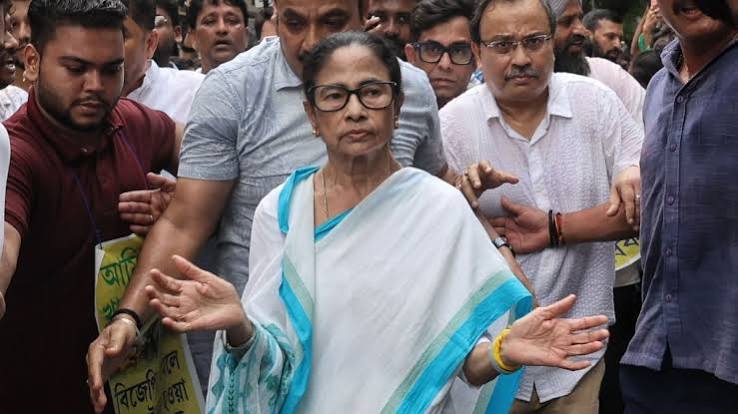 Ousted as TMC chief by rebels, Mamata Banerjee's options dwindle: What next? | Political Pulse News - The Indian Express