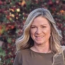 Sara Westfall's Instagram, Twitter & Facebook