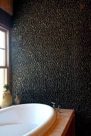 Le Carrelage Galet Pratique Revetement Pour La Salle De Bain Carrelage Galet Carrelage Galets