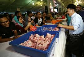 Seekor lembu sado seberat lebih 500 kilogram menjadi tumpuan sempena ibadah korban aidiladha di kampung telosan di sini. Jual 100 Tan Daging Lembu Dan Kerbau