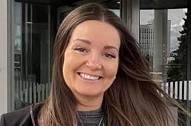 Nytt om navn, Hotelldirektør