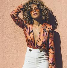 If you have natural hair, you know the agony of wash days. 11 Detanglers Curly Hair Experts Swear By Fashionista