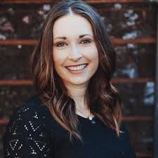 Amélie Chanda is a Wellness Coach for complete fitness & nutrition plans