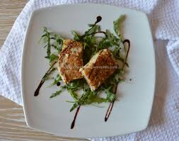 Eppure, a dispetto di ciò, mi sono accorta che qui sul blog ho pubblicato pochissime ricette di pesce, per lo meno rispetto alla frequenza con cui lo cucino. Tonno In Crosta Di Pistacchi E Mandorle Al Balsamico Su Letto Di Rucola Arancia E Cannella