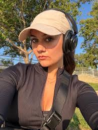 Gail Farkas's Instagram, Twitter & Facebook