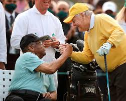 Lee elder watches his shot playing as the first black man ever at the masters in 1975. J0agkbp2rqq9mm
