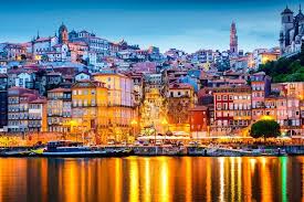 De stad ligt tegenover de stad porto, op de zuidoever van de douro, en is het centrum van alle portwijnen. Vila Nova De Gaia Travel Porto Portugal Europe Lonely Planet