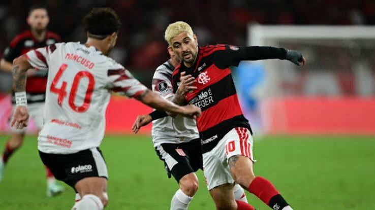 Flamengo perde nos p&ecirc;naltis e est&aacute; eliminado da Libertadores