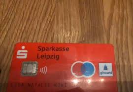 Meine mutter hat eine bankkarte von sparkasse giro oder so und da steht ihr name drauf, die kontonummer, die kartennummer, ablaufdatum, die iban, bic und die bankleitzahl. Alles Aus Und Fur Gambach Munzenberg Trais Und Ober Horgern Mein Freund Hat In Gambach Im Zigarettenautomat In Der Hauptstrasse Diese Bankkarte Gefunden Vielleicht Meldet Sich Hier Derjenige Der Sie Verloren