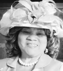 Nina Roach's Instagram, Twitter & Facebook