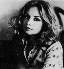 Maria giovanna elmi (roma, 25 agosto 1940) è un'annunciatrice televisiva, conduttrice televisiva, cantante e attrice italiana, attiva in rai dal 1968 al 1988. Maria Giovanna Elmi Photos Maria Giovanna Elmi Picture Gallery Famousfix