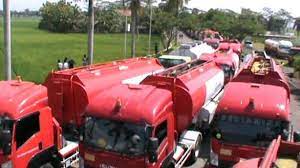 See more of loker pt. Ratusan Sopir Armada Pengangkut Bbm Di Cilacap Mogok Kerja Tribunnews Com Mobile