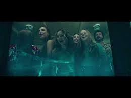Shark movie in piena regola, 47 metri racconta di due sorelle, lisa (mandy moore) e kate (claire holt), in vacanza da sole in messico. 47 Metri Uncaged Trailer Italiano Ufficiale Youtube