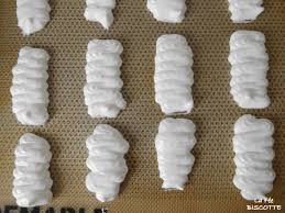 Savez vous qu'avec le jus de pois chiche peut remplacer le blanc d'oeuf ? Meringue Sans Oeuf Jus De Pois Chiche La Fee Biscotte