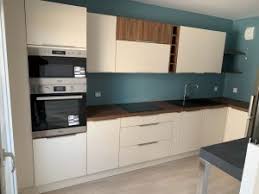 Ce jeu de contraste est idéal pour décorer un petit espace et pour lui donner plus de caractère. Decouvrez Les Realisations De Cuisinella Cuisiniste A Paris 2e