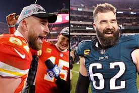 Travis y Jason Kelce, hermanos y rivales en un Super Bowl
