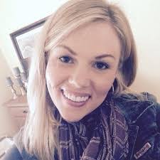 Tara Graf's Instagram, Twitter & Facebook