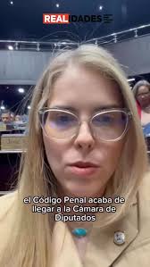 💥 Dyddy ❌ así lo demostró @lupilloriveraofficial con su impresionante  atuendo en los @LatinBillboards, ¡marcando tendencia con su estilo único!  🔥✨ #LupilloRivera #LatinBillboards #Estilo #DyddyX #Moda Para más detalles  sobre esta y