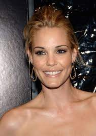 Law abiding citizen masquerades, at times, as social commentary. Law Abiding Citizen 2009 Rotten Tomatoes