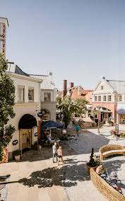Maasmechelen is a town in the belgian province limburg, on the border with the netherlands. Frequent Flyer Rewards Maasmechelen Village