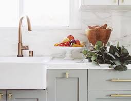 A Contemporary Kitchen With Farrow Ball Pigeon Cabinets To Contrast The Marble Pc Sarahshermansamuel Kitchen Paint Farrow Ball Contemporary Kitchen