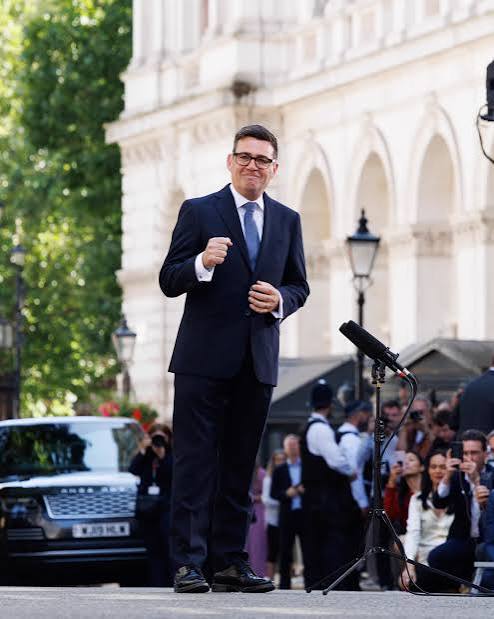 X पर Andy Burnham: "Two weeks ago today, I admitted that politics has not been working for you and that we all need to raise our game. I meant it. So here's