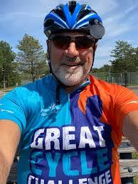 Eric Yon's Instagram, Twitter & Facebook