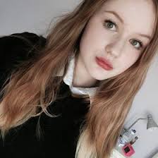 Evie Pullen's Instagram, Twitter & Facebook