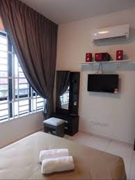 Unit types include 1 room, 2 rooms, 3 rooms. Sky View Bukit Indah Legoland Hellokitty Hotel Overview