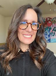 Jennifer Saltzman's Instagram, Twitter & Facebook