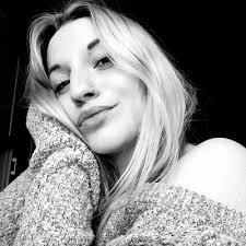 Layla Lewis (@laylew97)