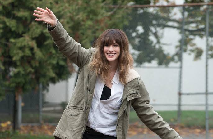 Colossal is a surprisingly mature film about addiction, toxic friends, and  big ol' monsters | Vox