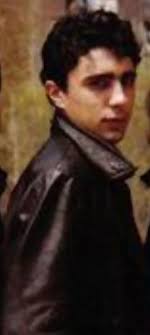 Jejejeje🎼🎤Me comentaron hace tiempo que, 'Miguel Angel Vela' (.. Cantante  de "Alcaudon". Tiene un parecido físico y viceversa con 'Paul Di Anno'  🎤😛(Iron Maiden).Cuando eran mucho más jóvenes claro. . A mí