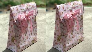 Tas paper bag printing murah namun untuk harga yang lebih hemat bisa menggunakan offset printing, terutama dalam jumlah banyak misalnya 1.000 pcs seperti pesanan yang biasa kami kerjakan dari jakarta, jogja dan kalimantan. Diy Paper Bag Dari Kertas Kado Youtube