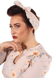 Pine up frisur ist vor allem durch die anwesenheit von locken, weibliche locken gekennzeichnet. Hibiskus Hawaii Rockabilly Hawaiibluten Pin Up Tuch Bandana Haarband Creme